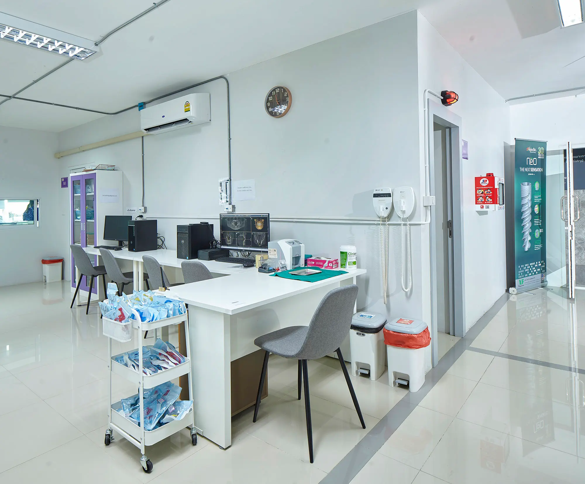 อาคารคณะทันตะแพทยศาสตร์ - ภาพถ่ายสถานที่ในมหาวิทยาลัยกรุงเทพธนบุรี