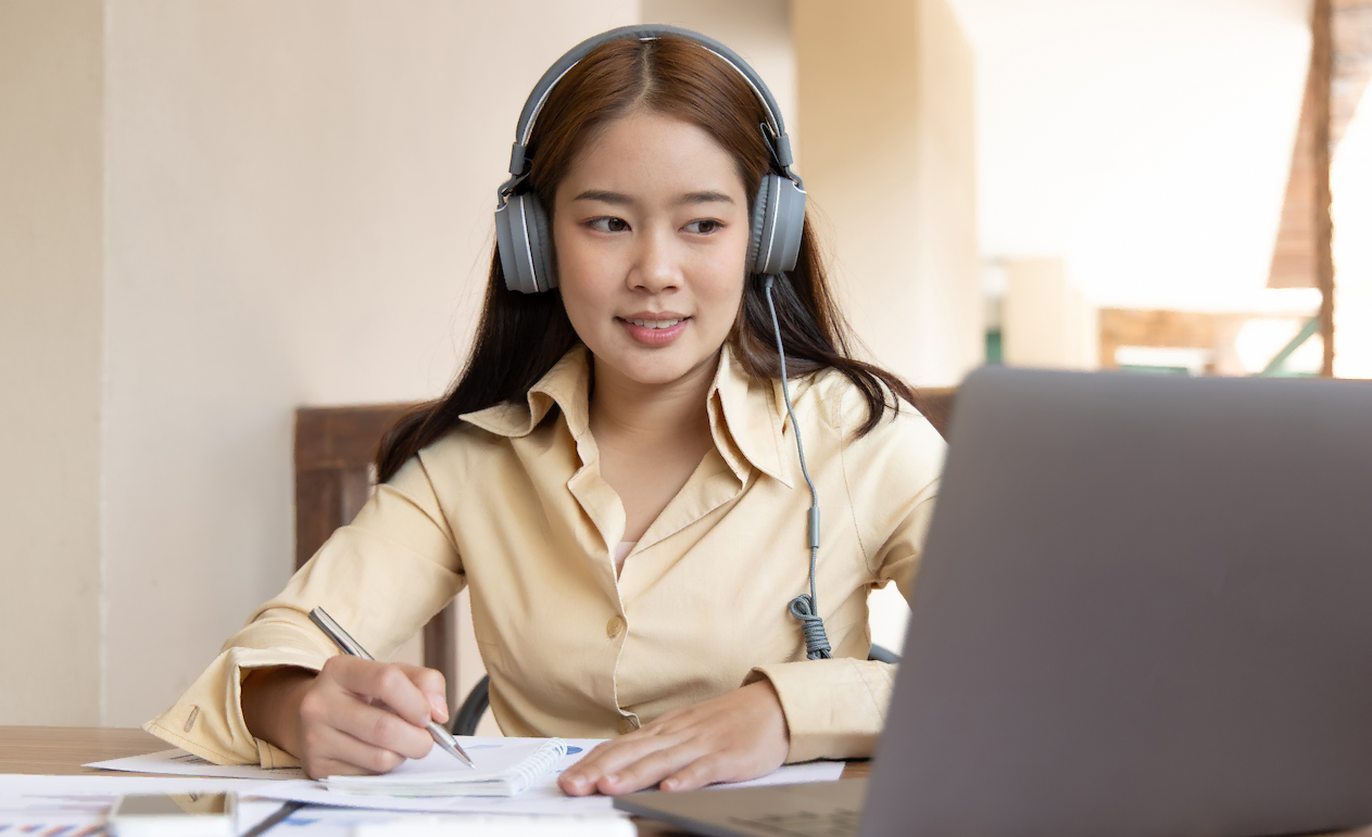 ติดต่อผ่าน LINE OA